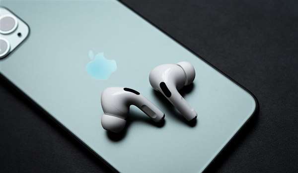 消息称 Apple 正在开发更平价的无线耳机「AirPods Lite」