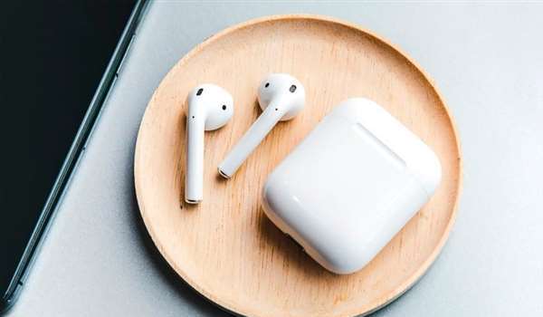 AirPods 未来最大竞品？Amazon 或将推出内置 Alexa 的无线耳机